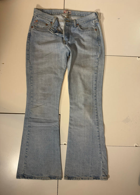 Utsvängda jeans stl: M