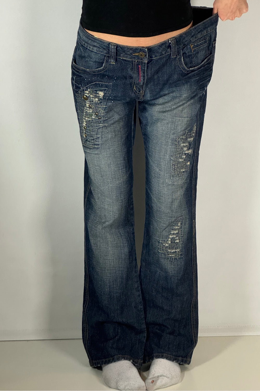 Utsvängda jeans stl: M