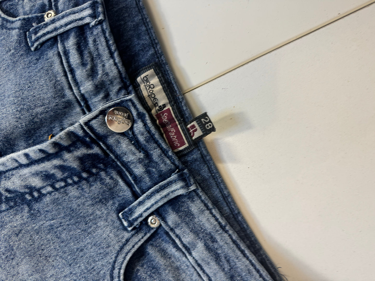 Utsvängda jeans stl: XS