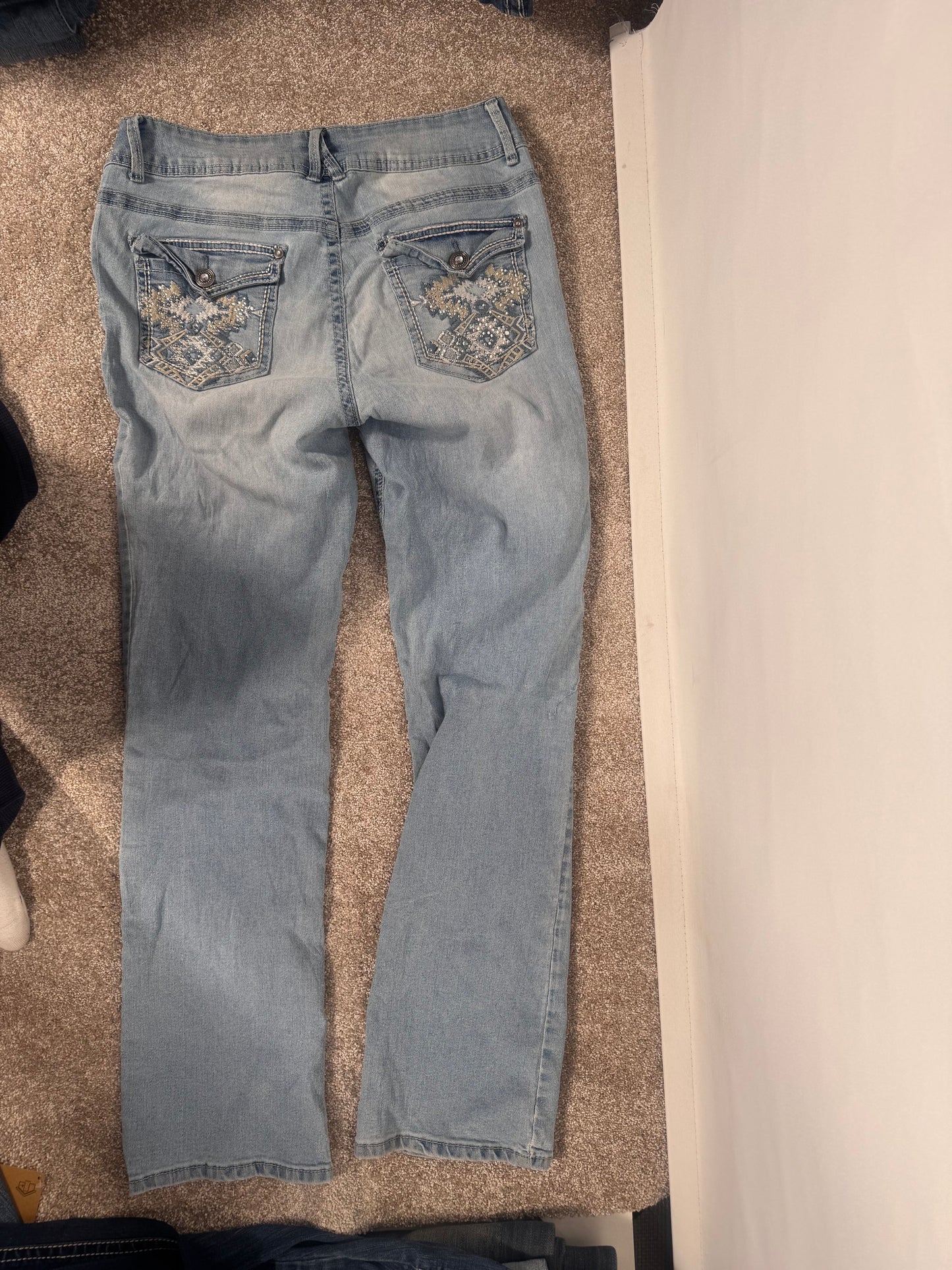 Utsvängda jeans stl: M
