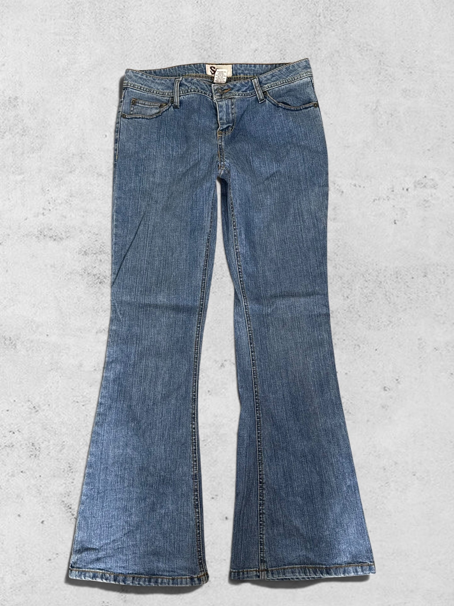 Utsvängda jeans stl: S