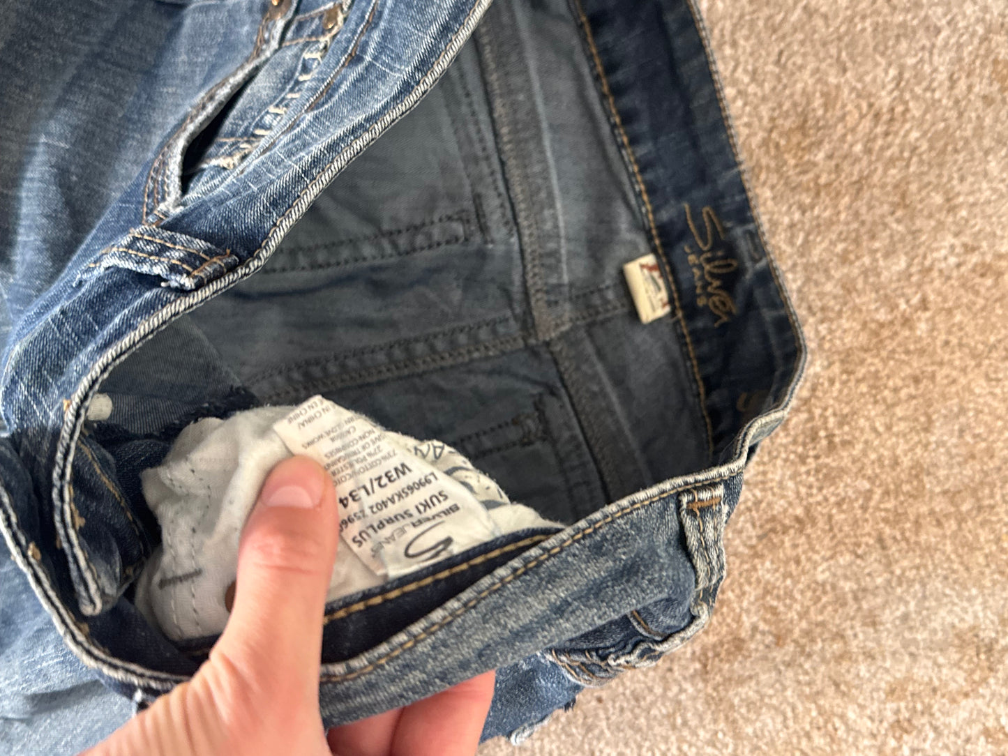 Utsvängda jeans stl: M/L