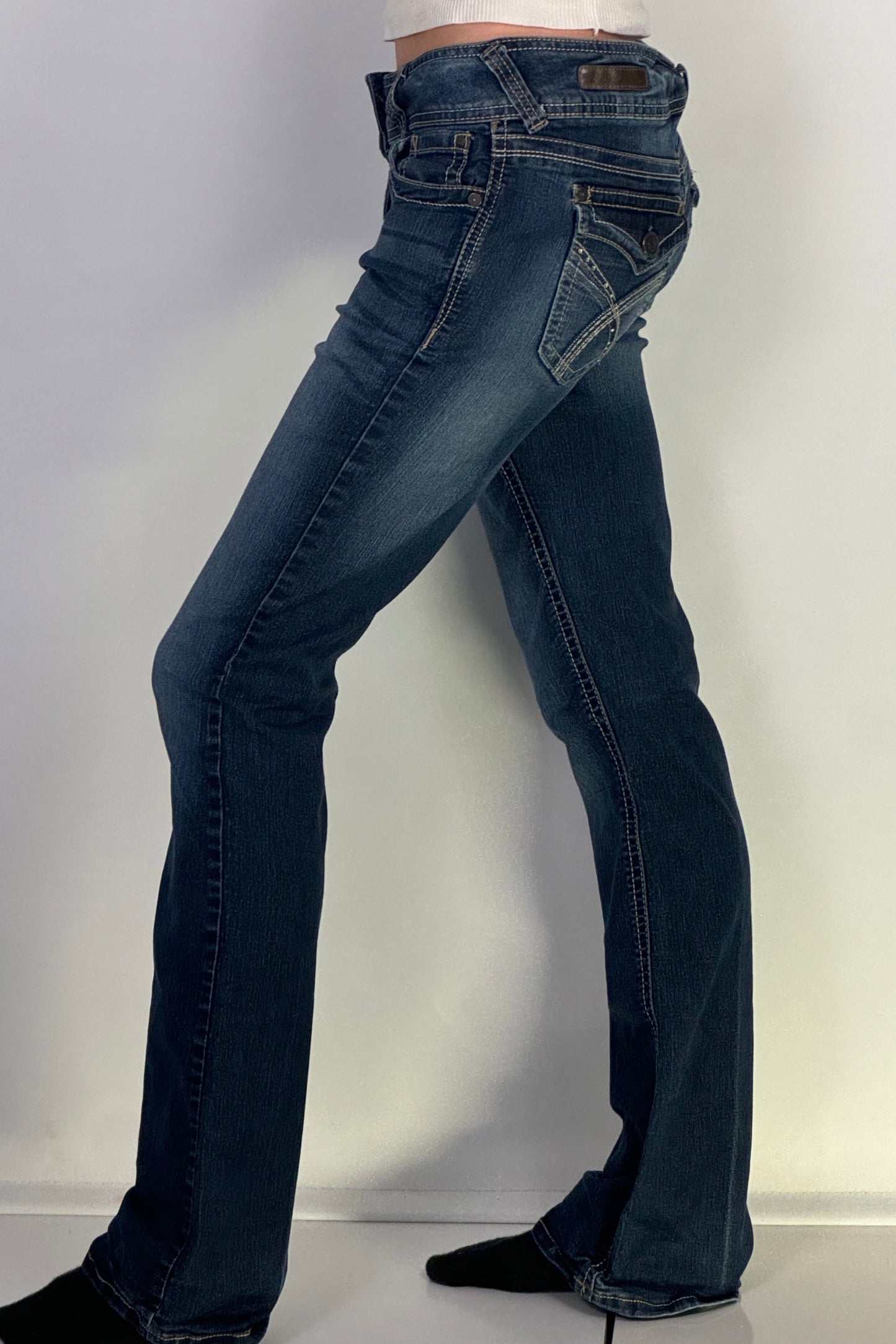 Utsvängda jeans stl: S
