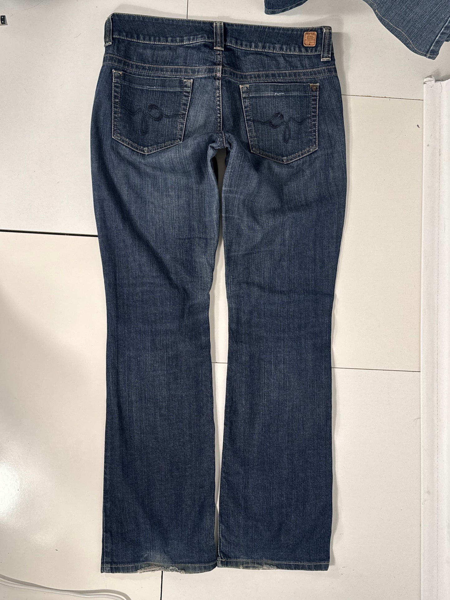 Utsvängda jeans stl: M