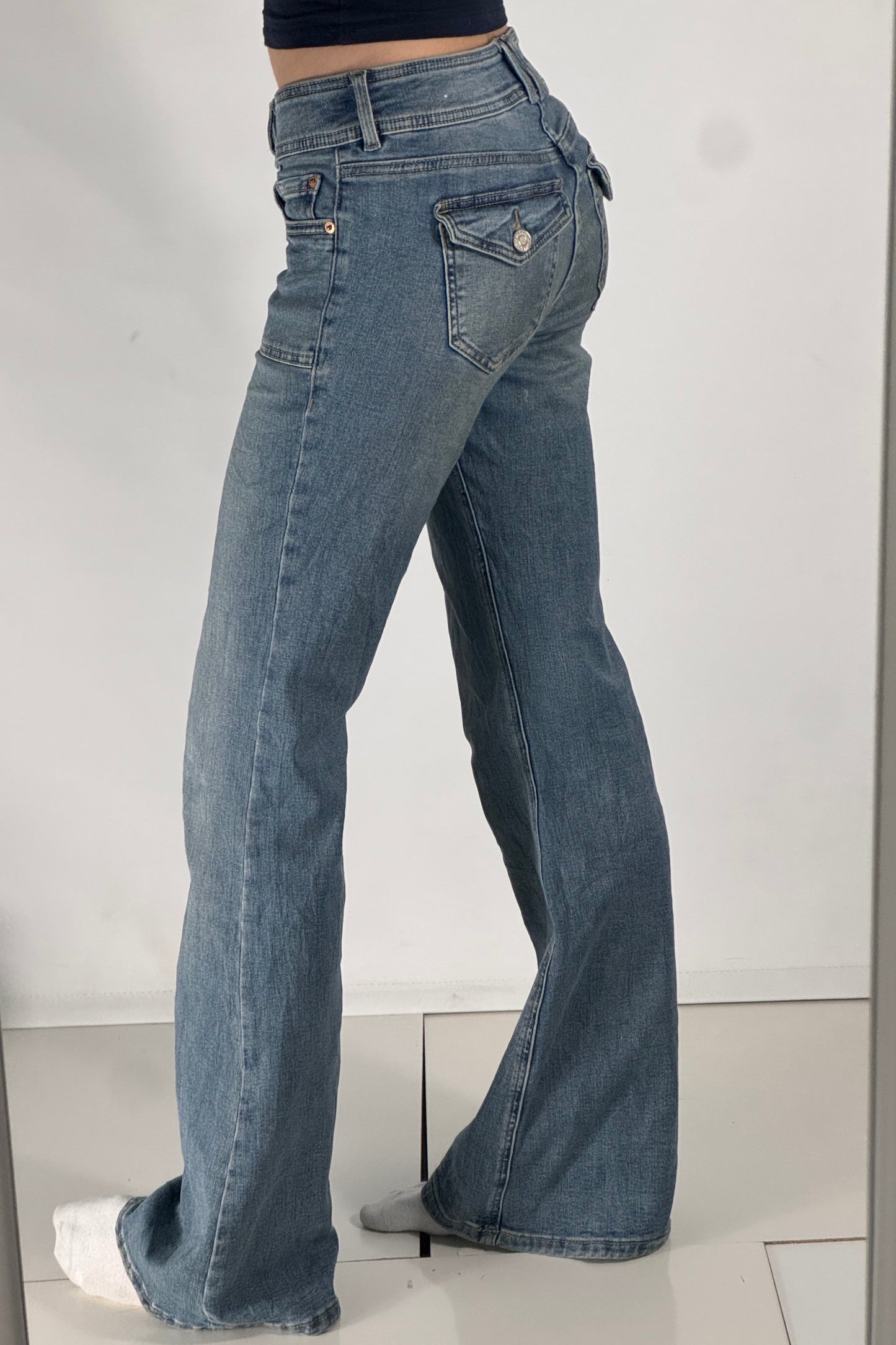 Utsvingte jeans str: S