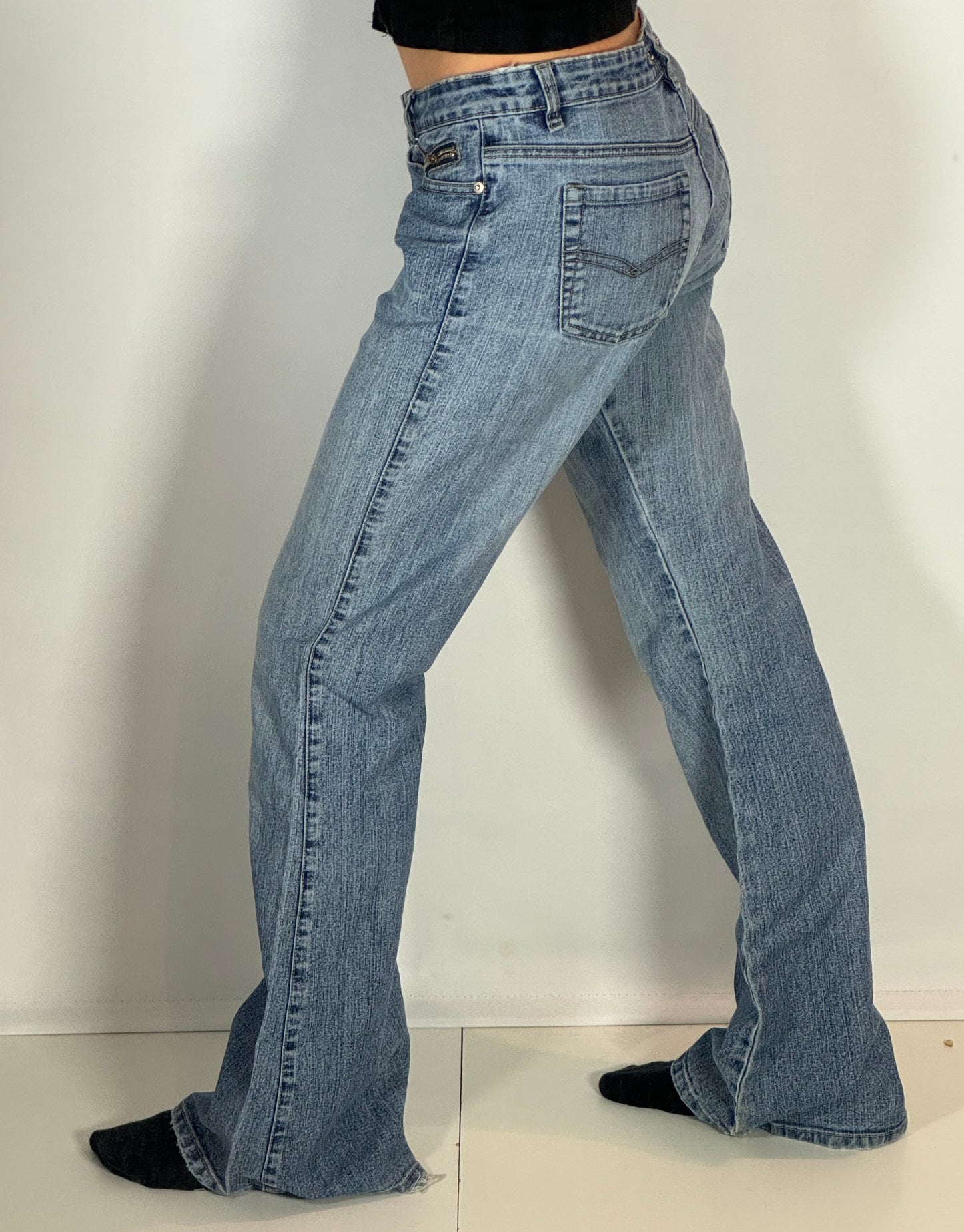 Utsvängda jeans stl: S