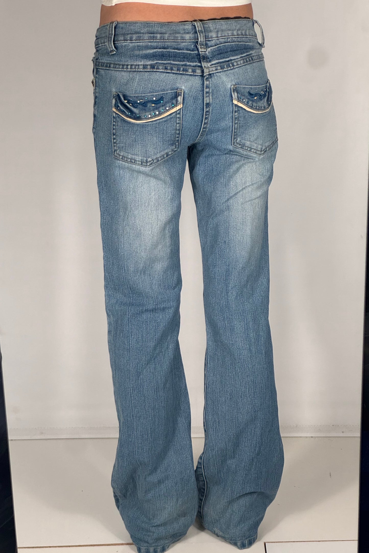 Utsvängda jeans stl: XS/S