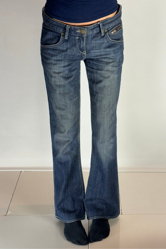 Lågmidjade jeans–stl: M