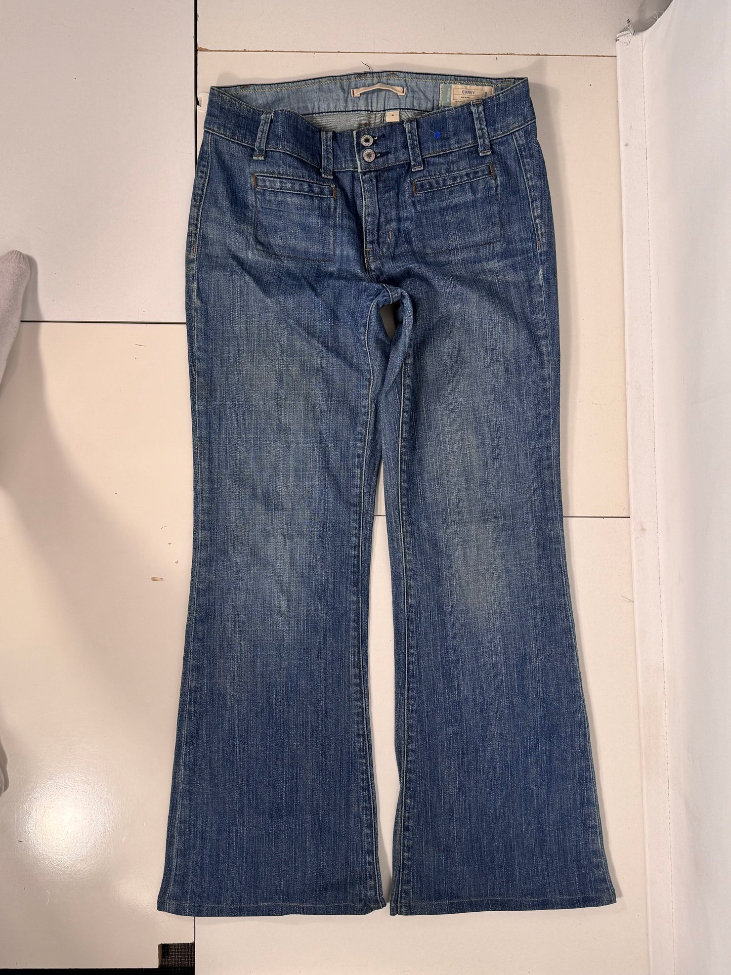 Utsvängda jeans stl: S