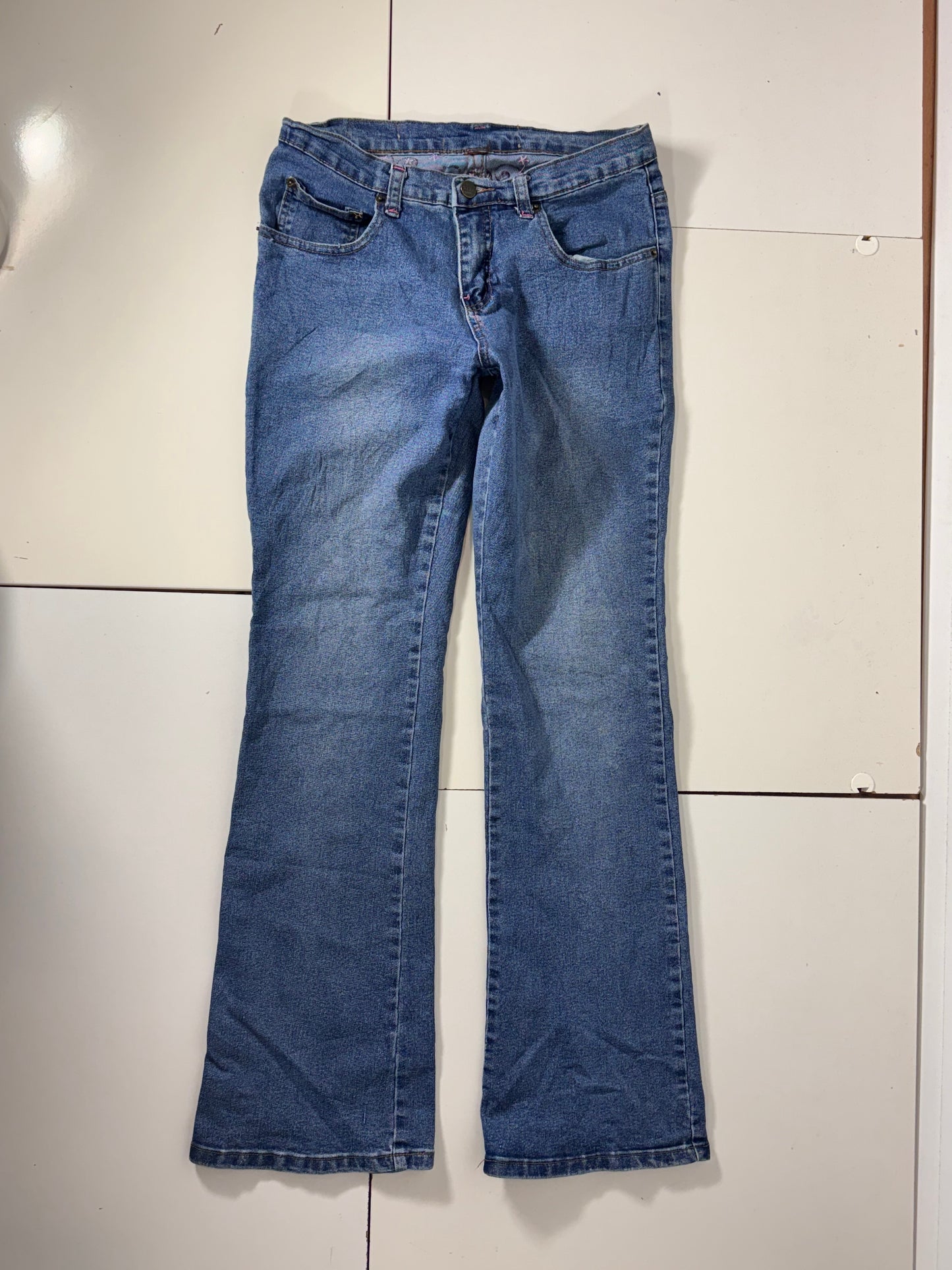 Utsvängda jeans stl: S