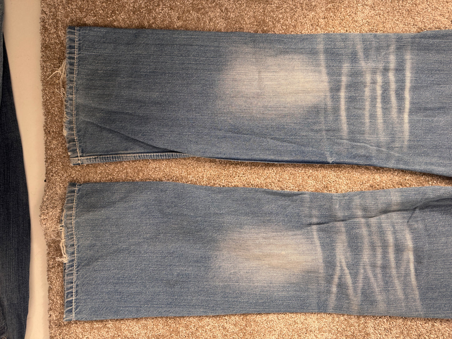Utsvängda jeans stl: S