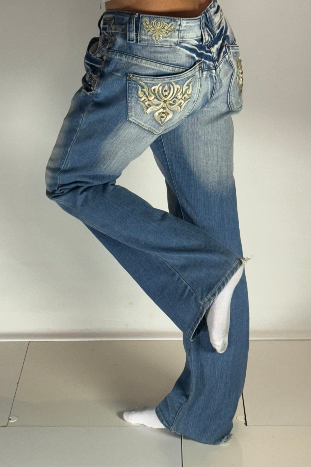 Utsvängda jeans–stl: M