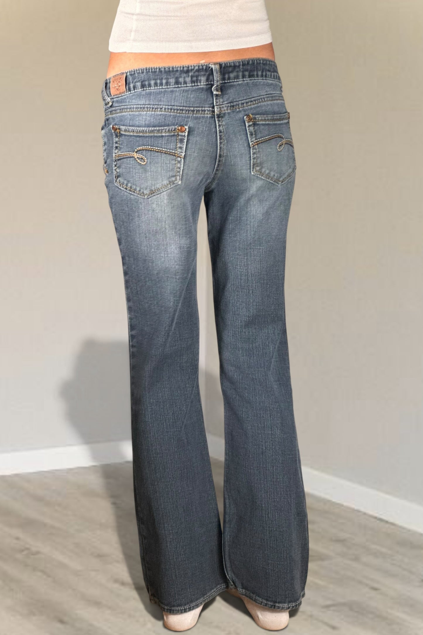 Low-rise jeans size: XXS