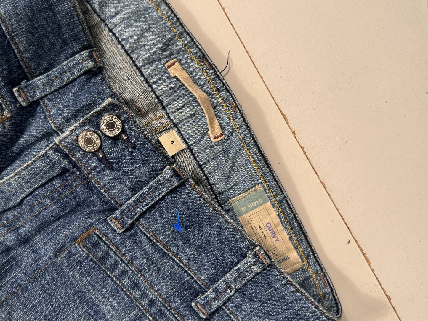 Utsvängda jeans stl: S