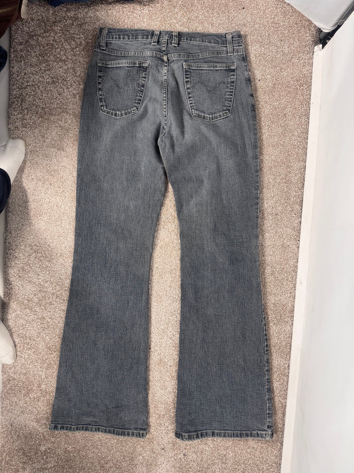 Utsvingte jeans str: S