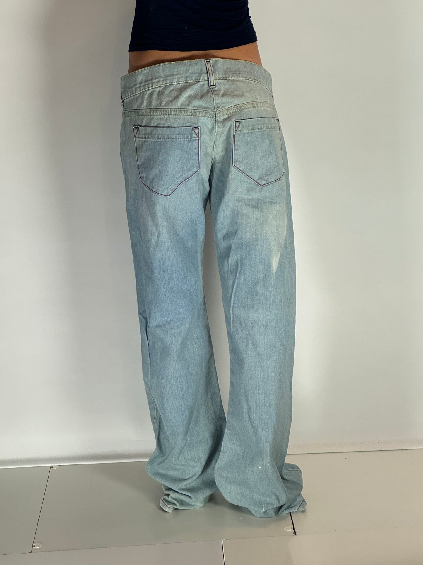 Lågmidjade jeans–stl: L