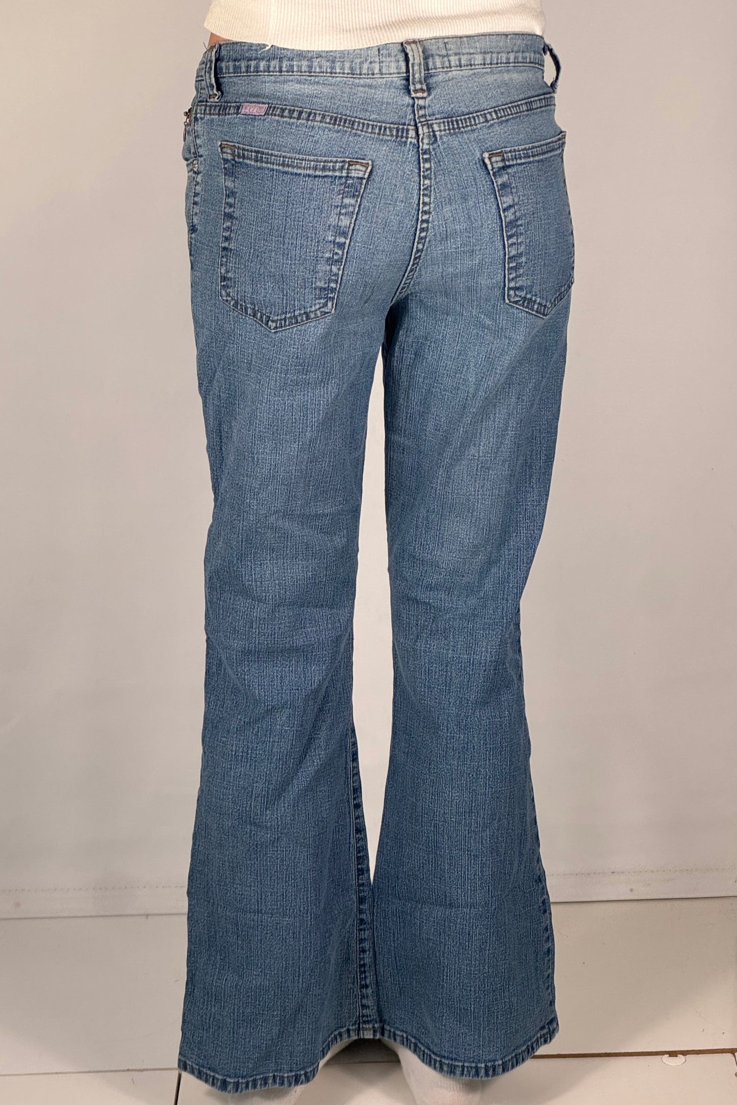 Utsvingte jeans str: S