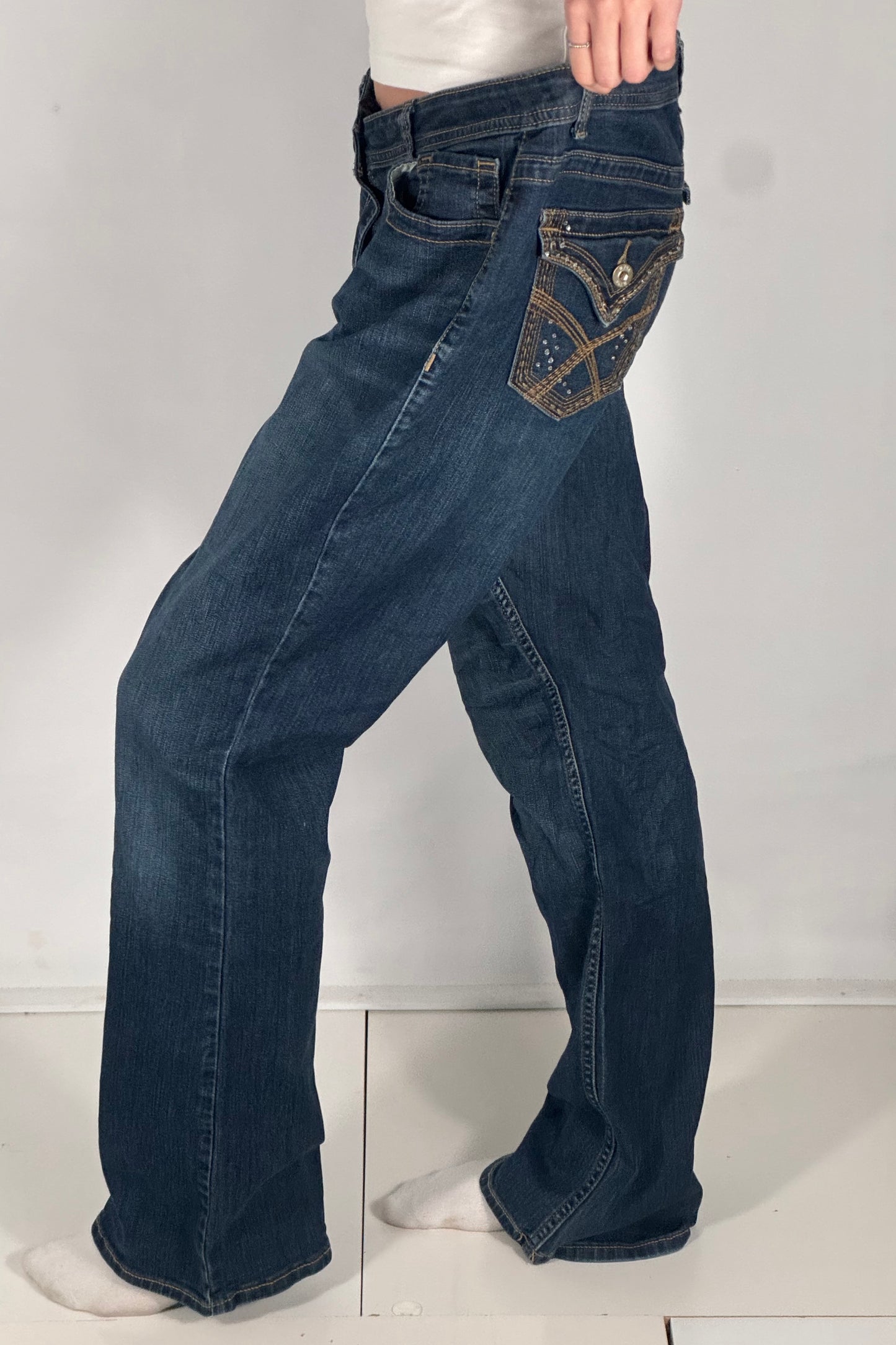 Utsvängda jeans stl: M