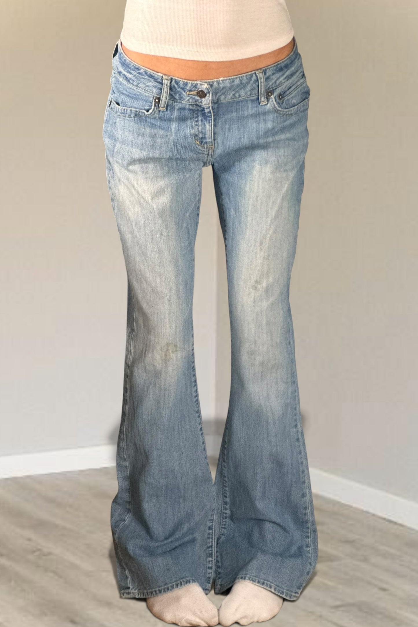 Low-rise jeans size: M