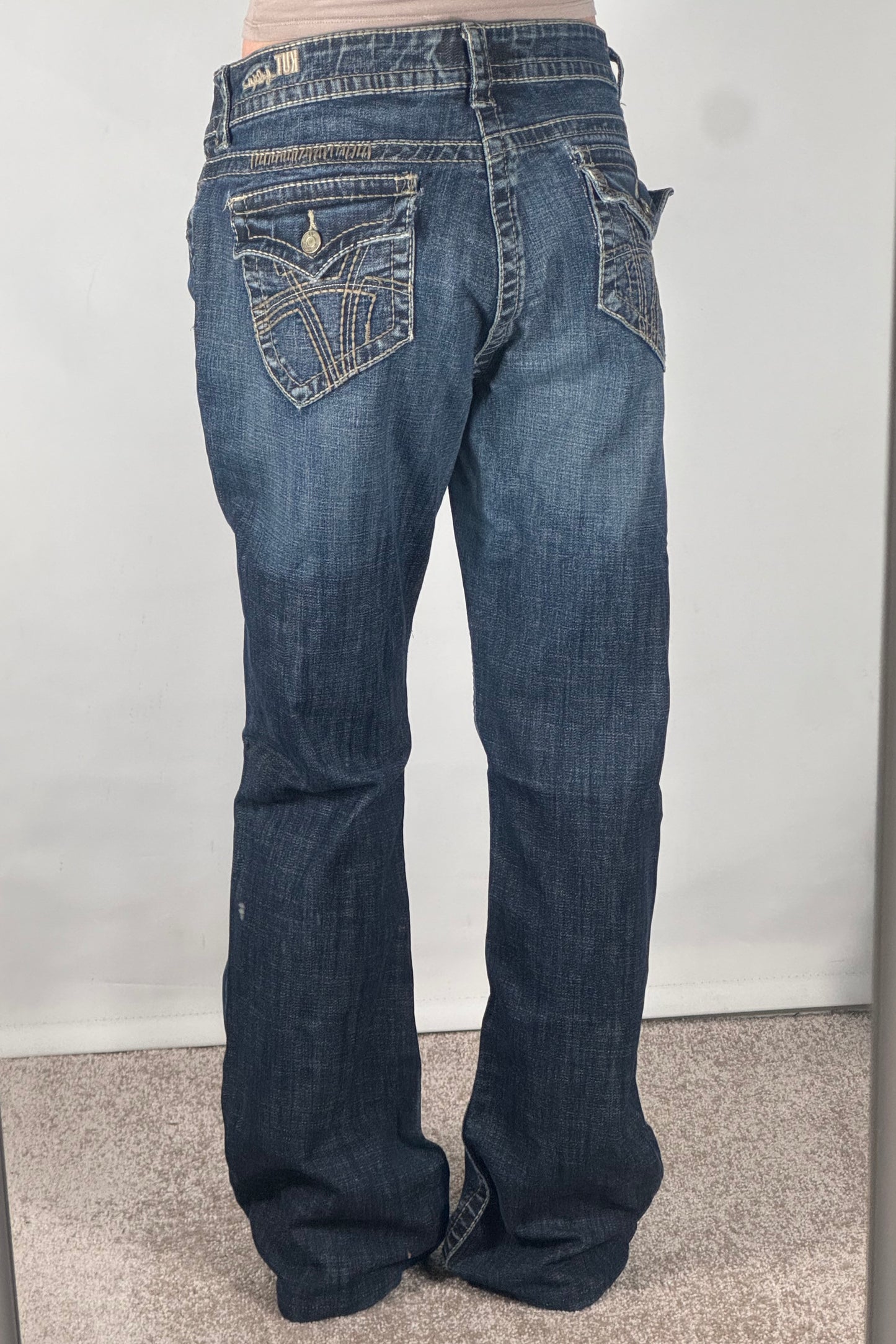 Utsvängda jeans stl: L