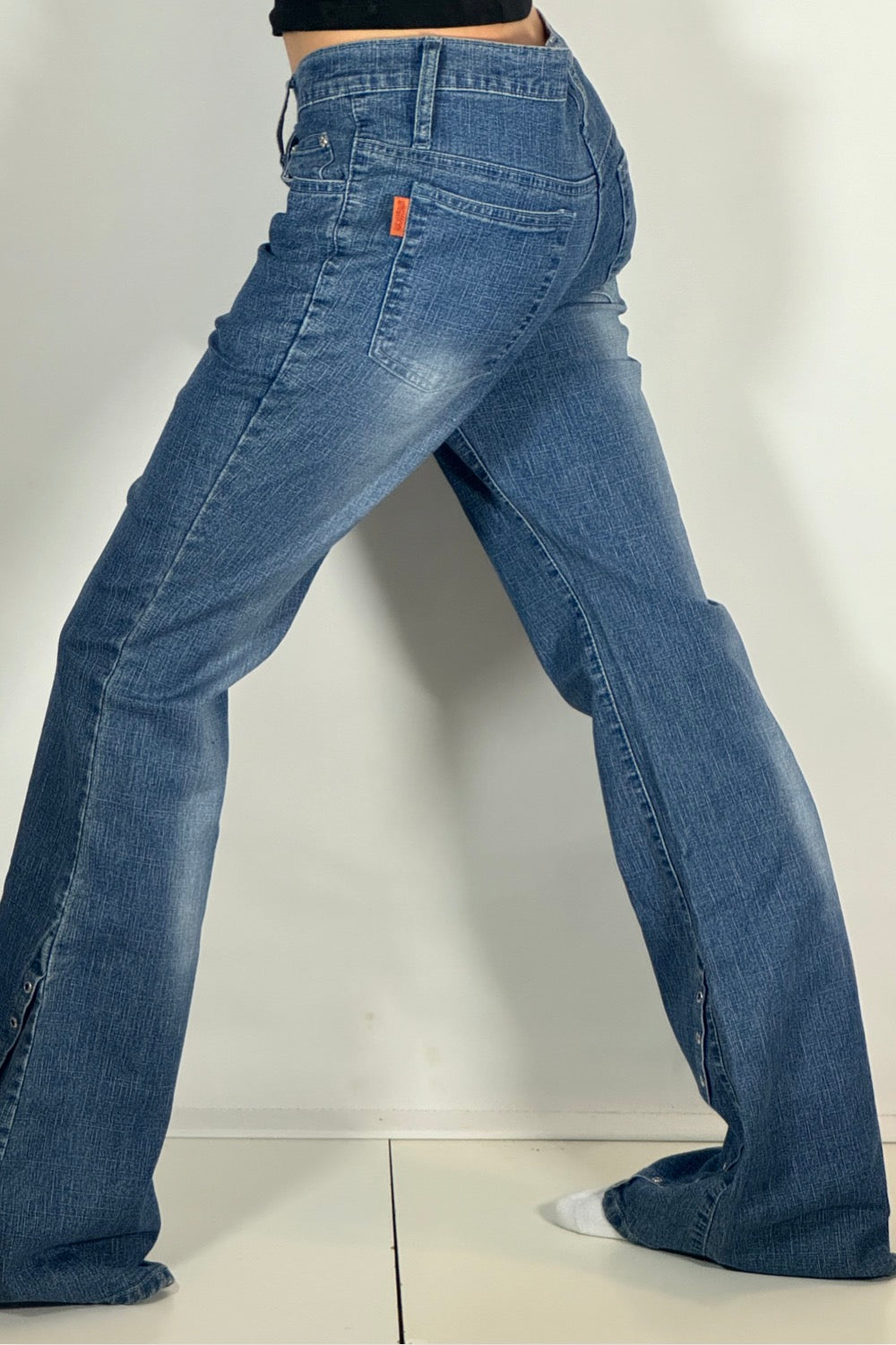 Utsvängda jeans stl: M