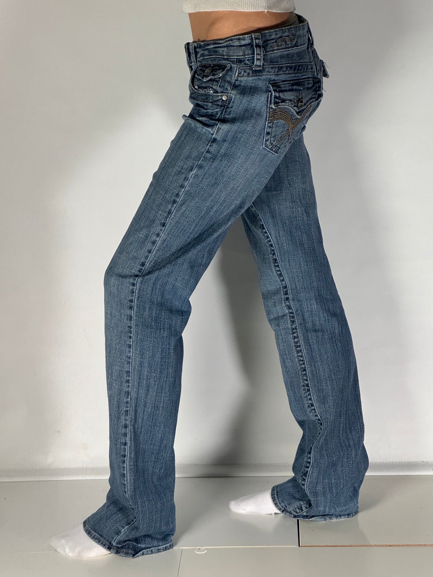 Utsvängda jeans stl: S