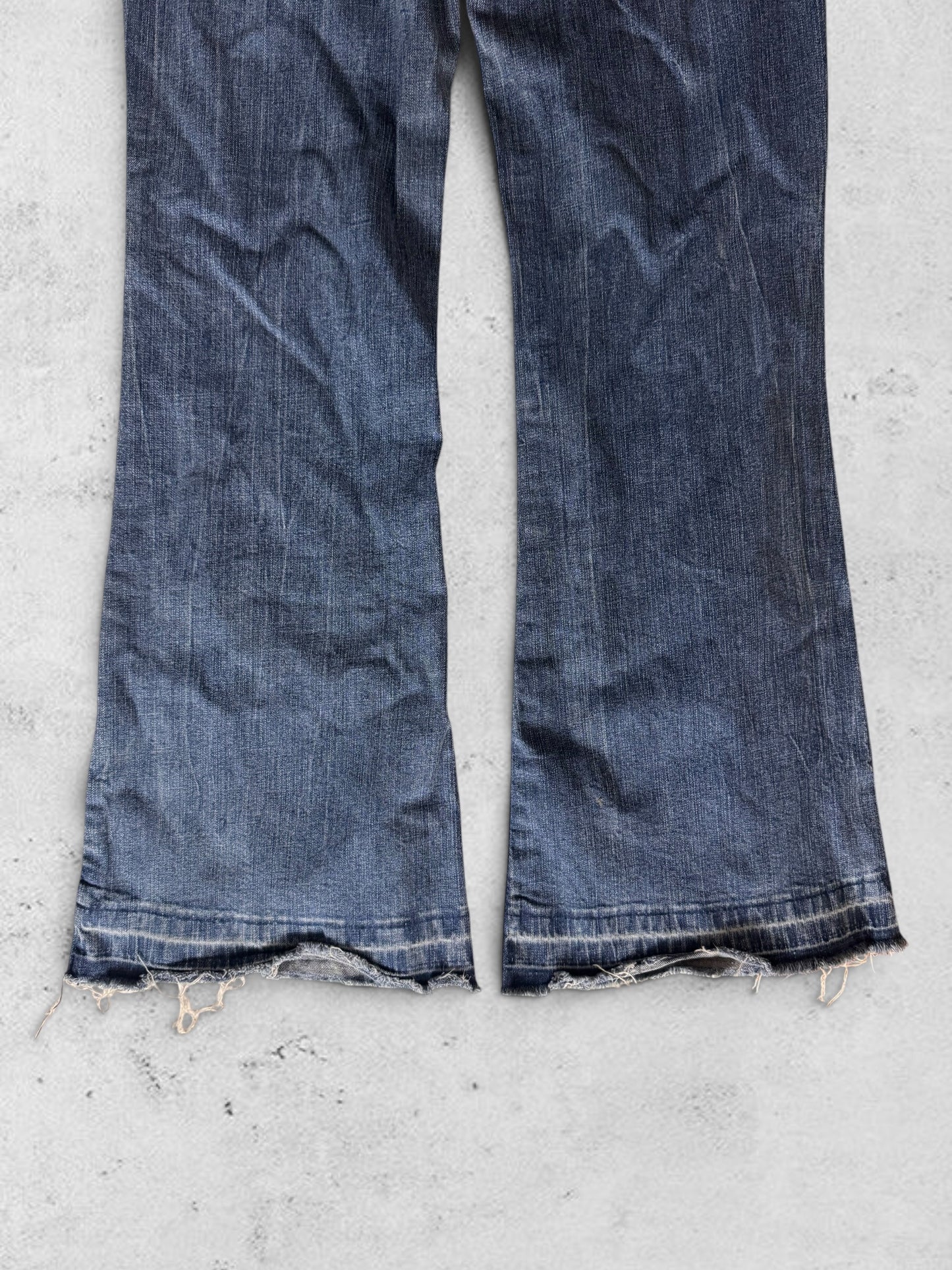 Low-rise jeans size: L