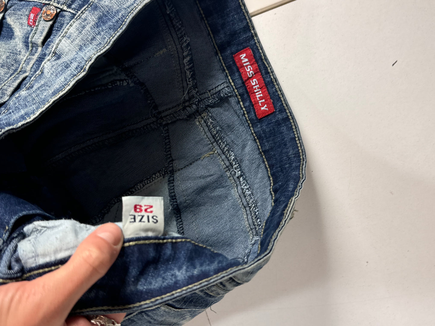 Utsvängda jeans stl: M