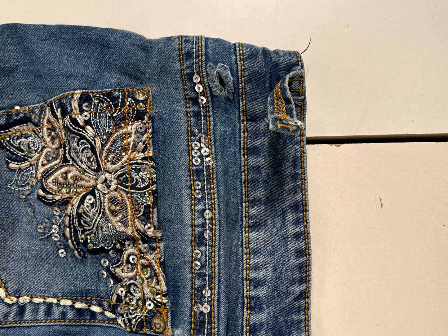 Utsvängda jeans stl: L