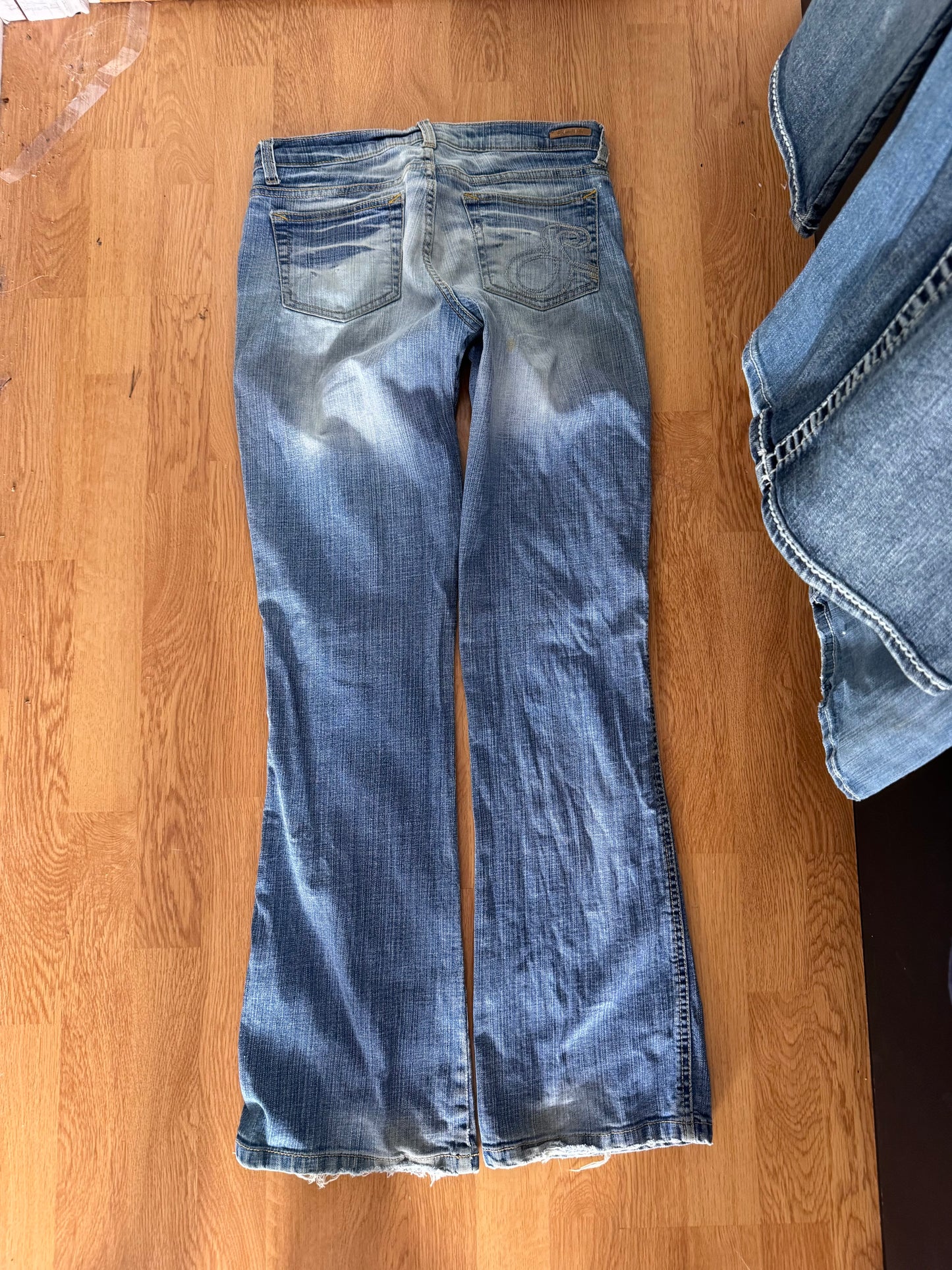 Utsvängda jeans stl: XS