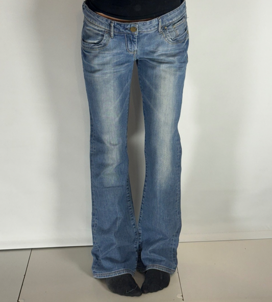 Lågmidjade jeans–stl: M/L