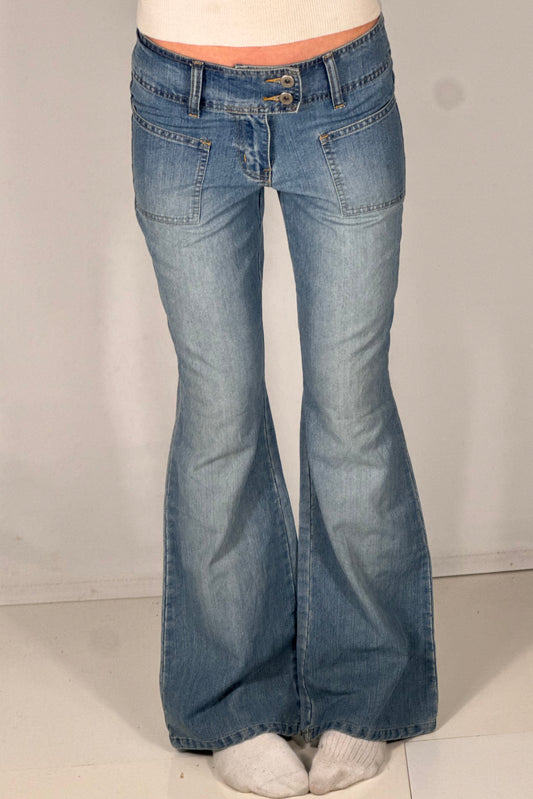 Utsvingte jeans str: S