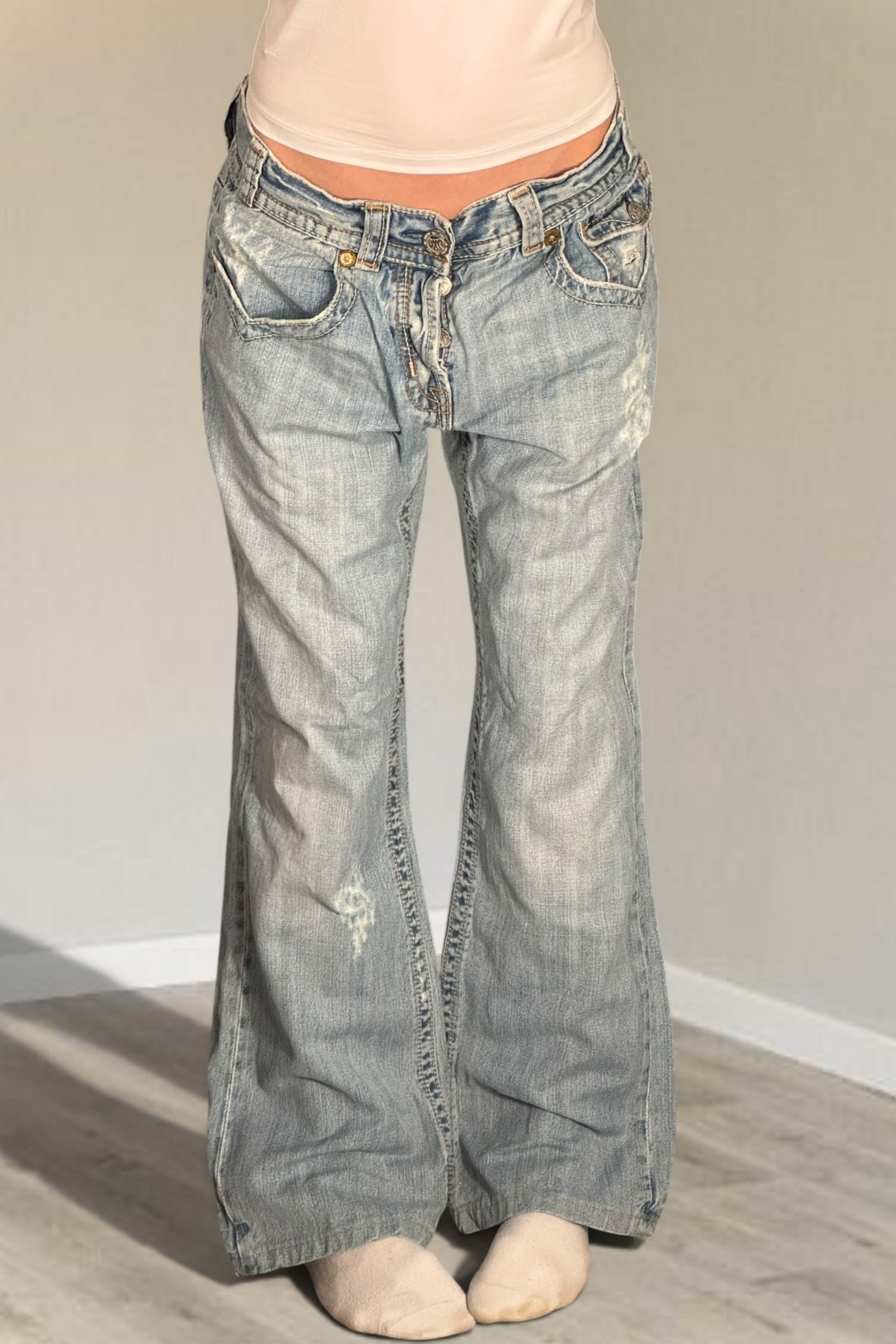 Utsvängda jeans stl: M