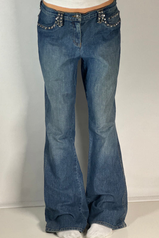 Utsvängda jeans stl: M