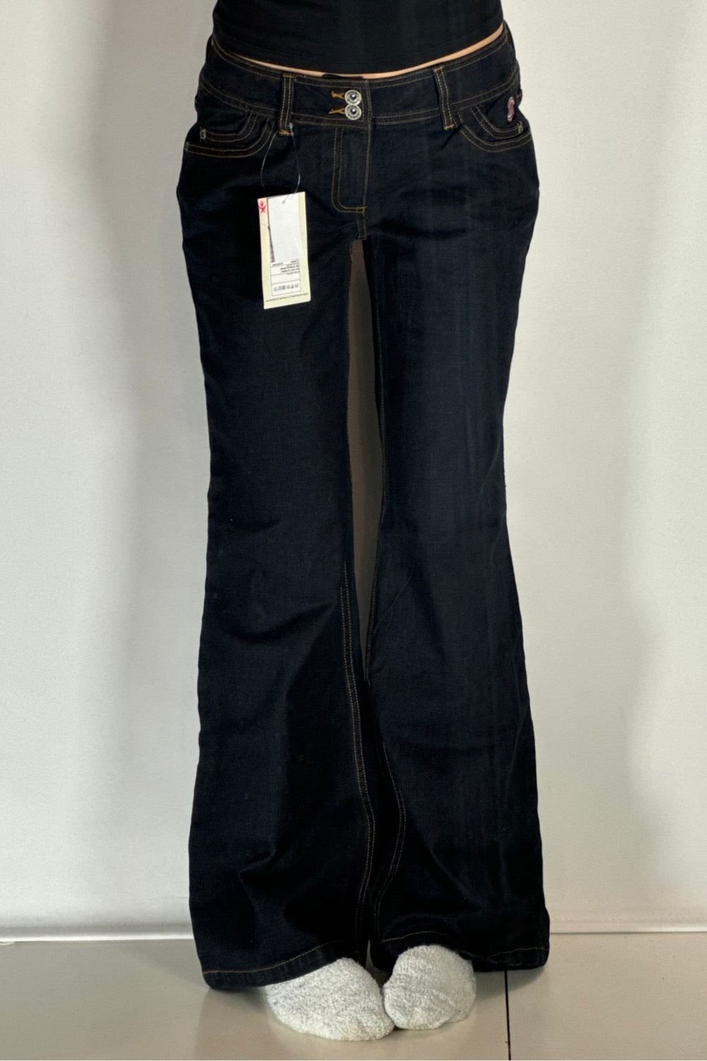 Utsvängda jeans stl: S