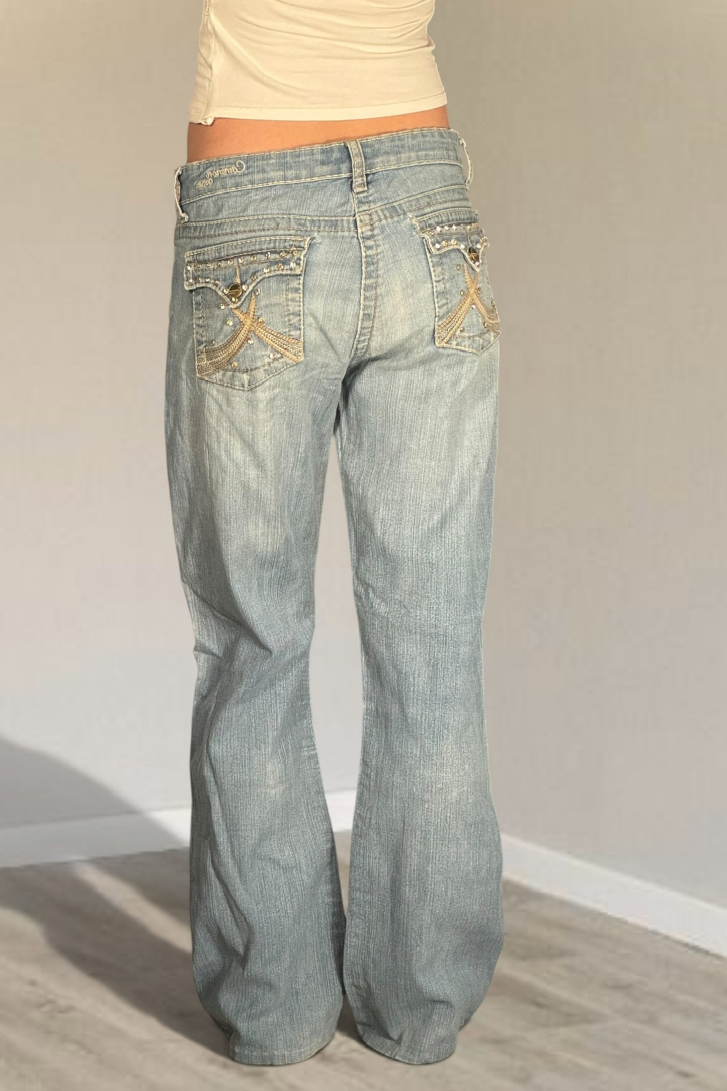 Utsvängda jeans stl: S