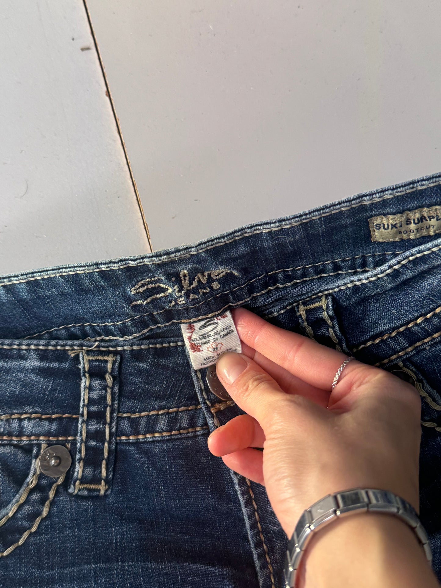Utsvängda jeans stl: S