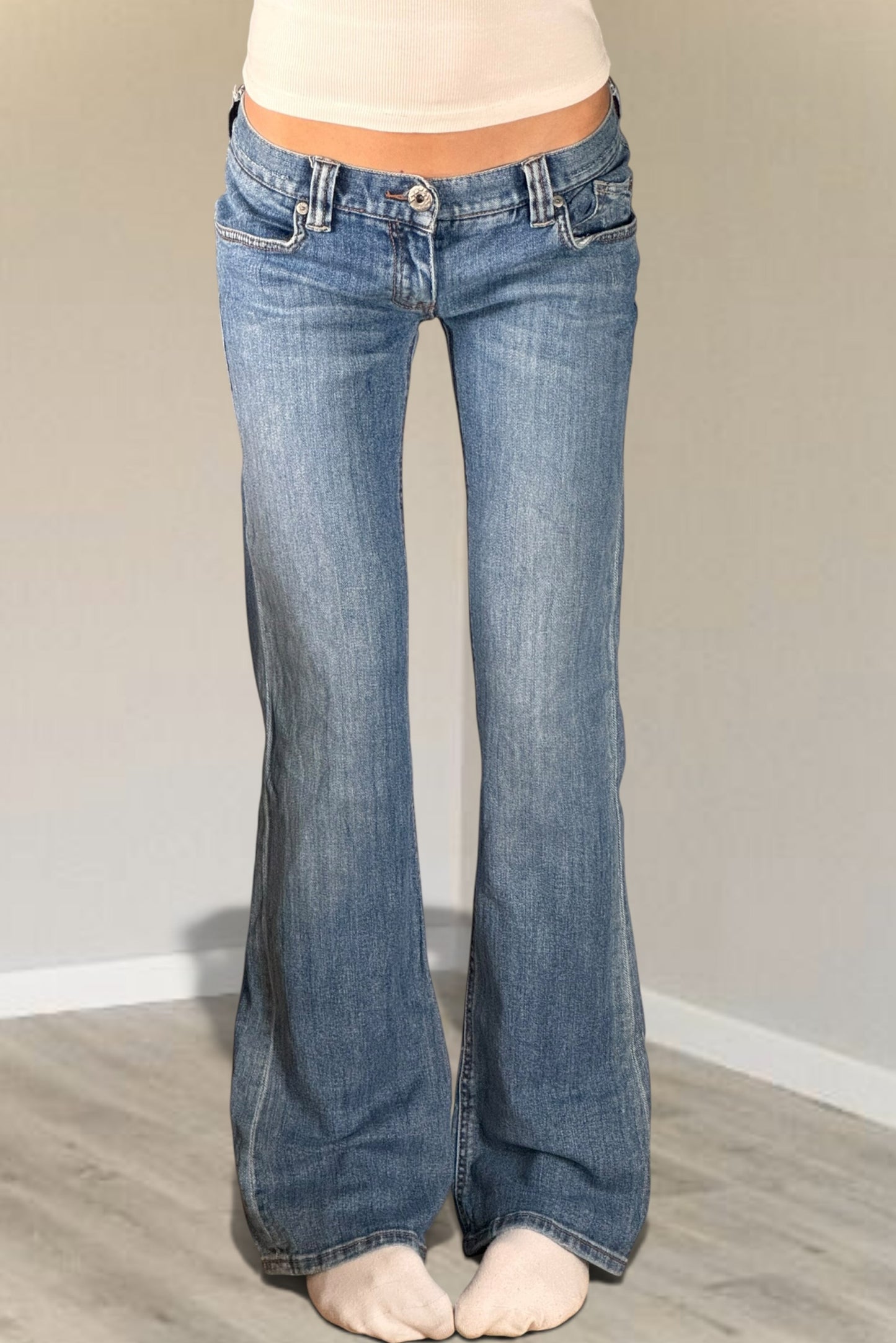 Low-waisted jeans size: S