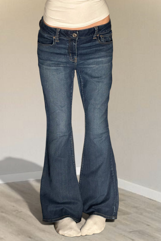 Utsvängda jeans stl: S