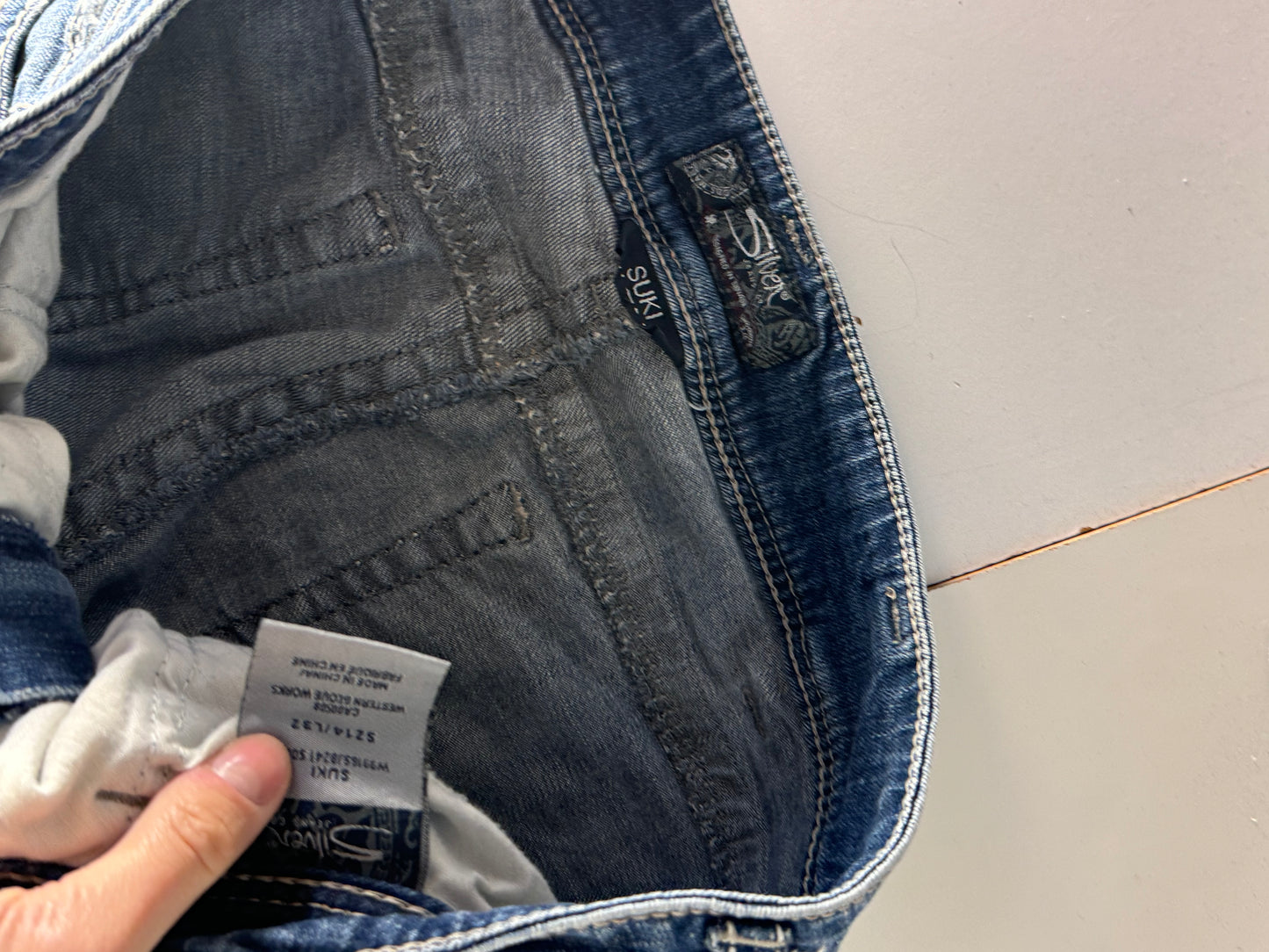 Utsvängda jeans stl: L