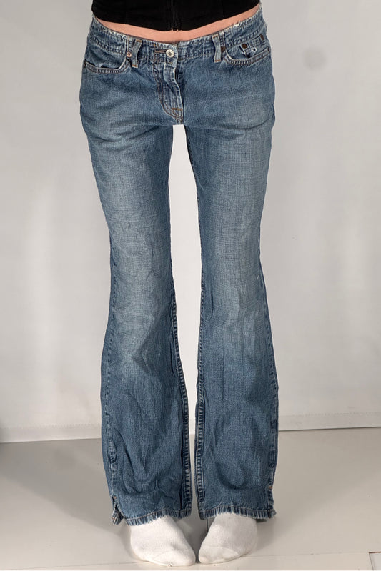 Utsvängda jeans stl: XS