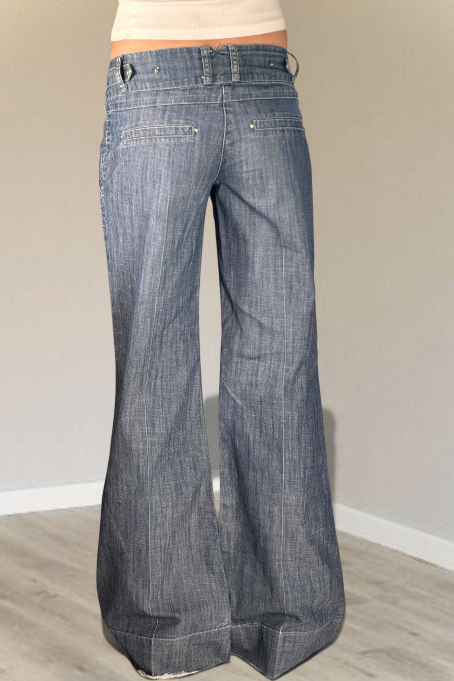 Low-rise jeans size: XXS