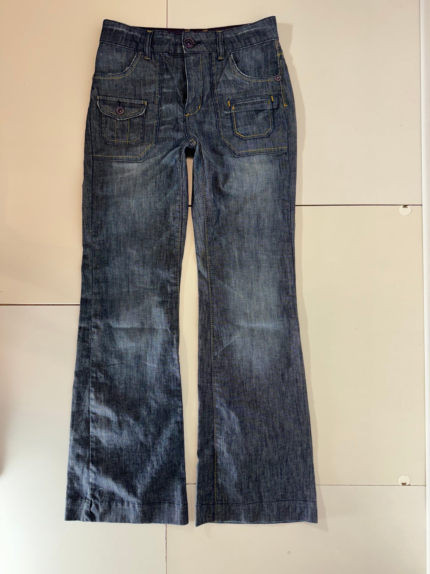 Utsvängda jeans stl: XS