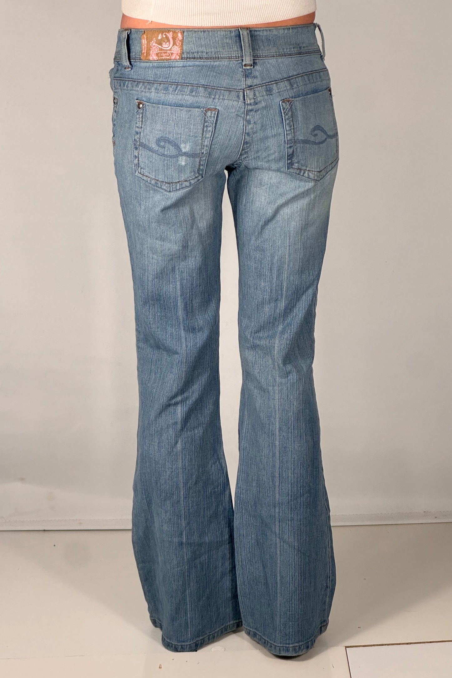 Utsvingte jeans str: XS