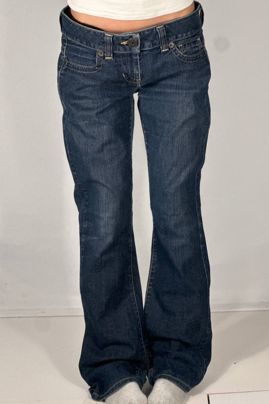 Utsvingte jeans str: M