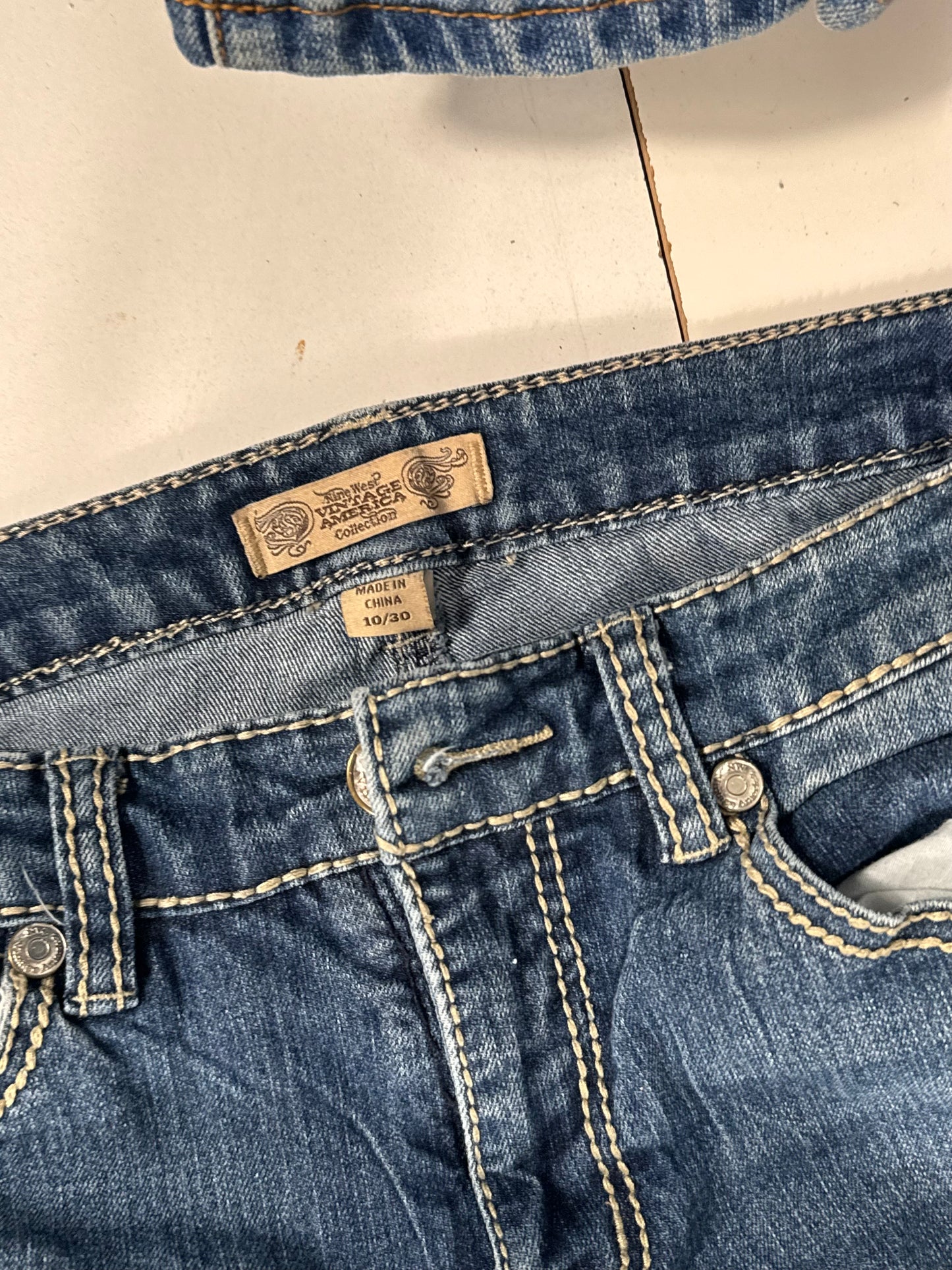 Utsvängda jeans stl: M
