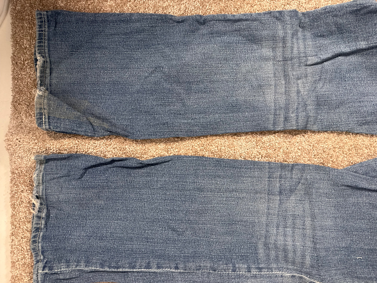 Utsvängda jeans stl: M