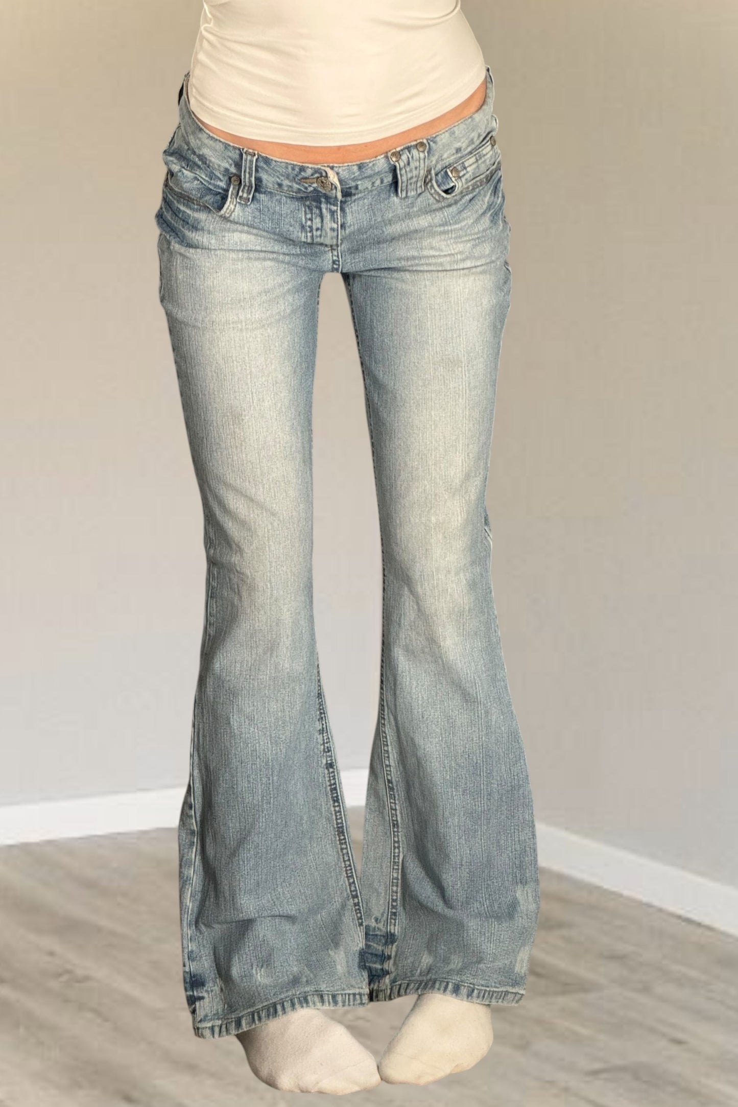 Utsvängda jeans stl: S
