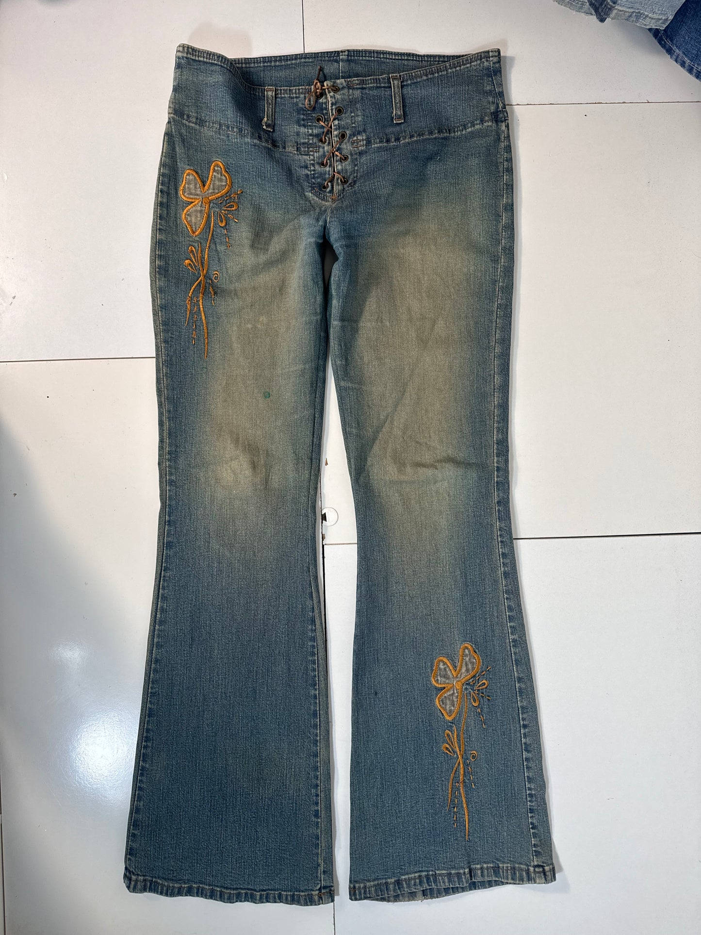 Utsvingte jeans str: M