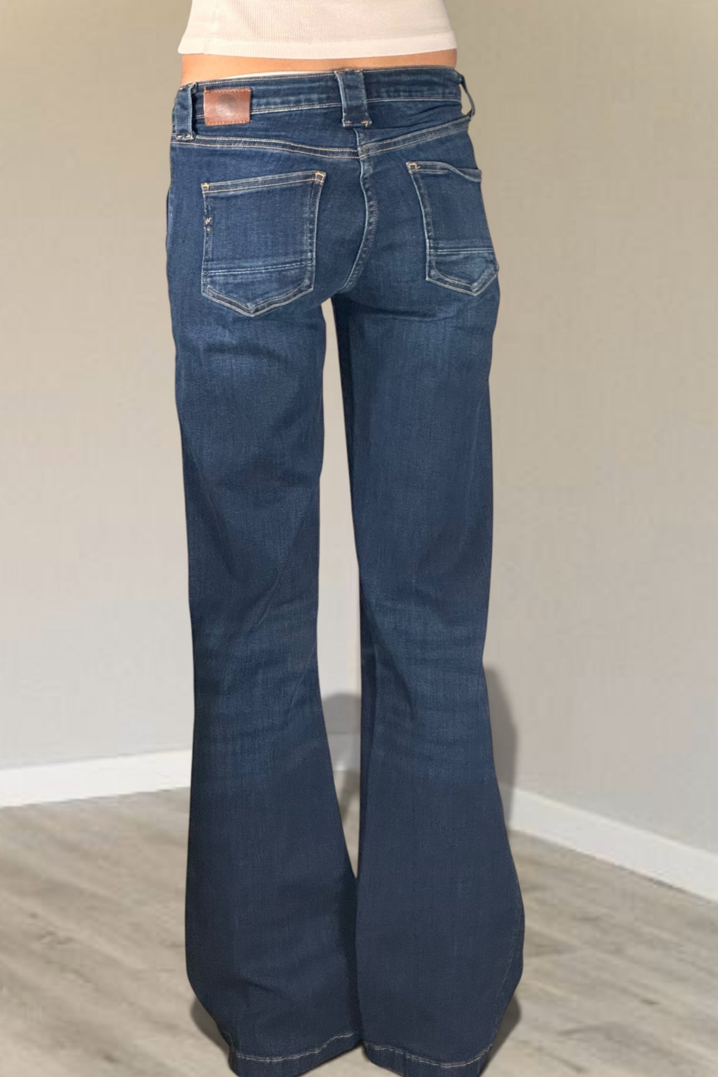 Flared jeans size: XS